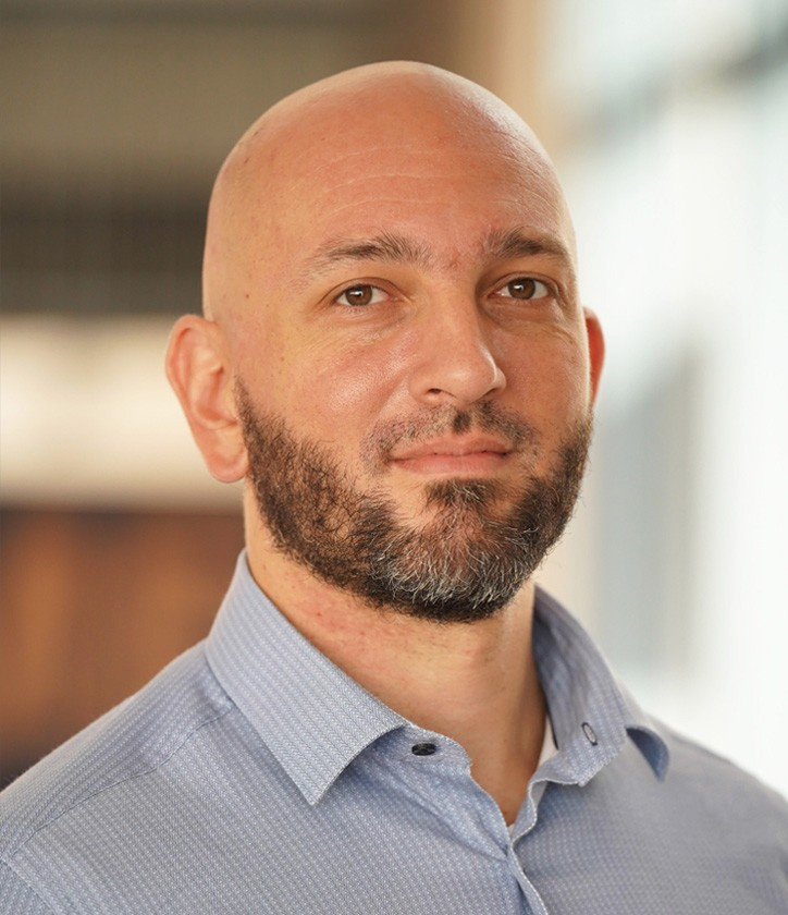 Dr. János István