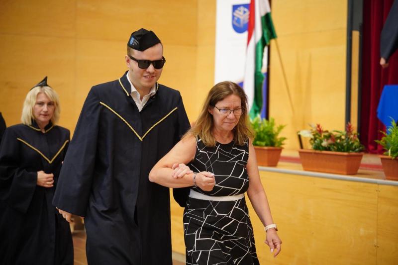 kép
